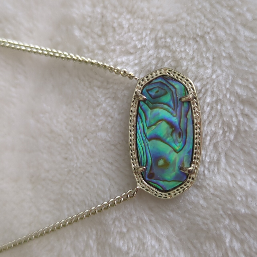 KENDRA SCOTT Dylan Gold Pendant Necklace In Abalone Shell